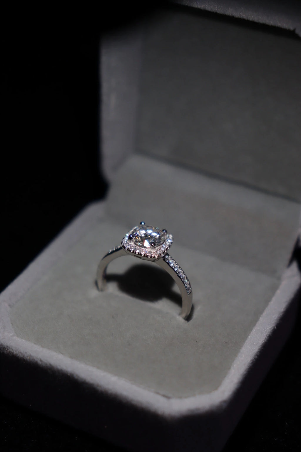 Aurora Halo – 925 Silver & VVS1