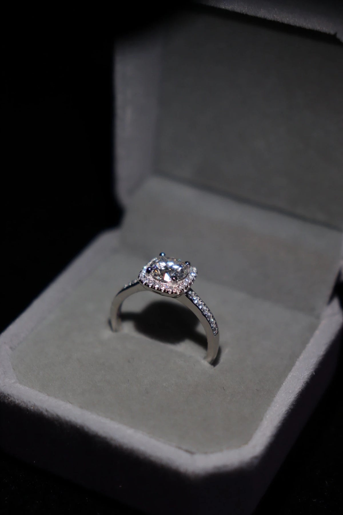 Aurora Halo – 925 Silver & VVS1