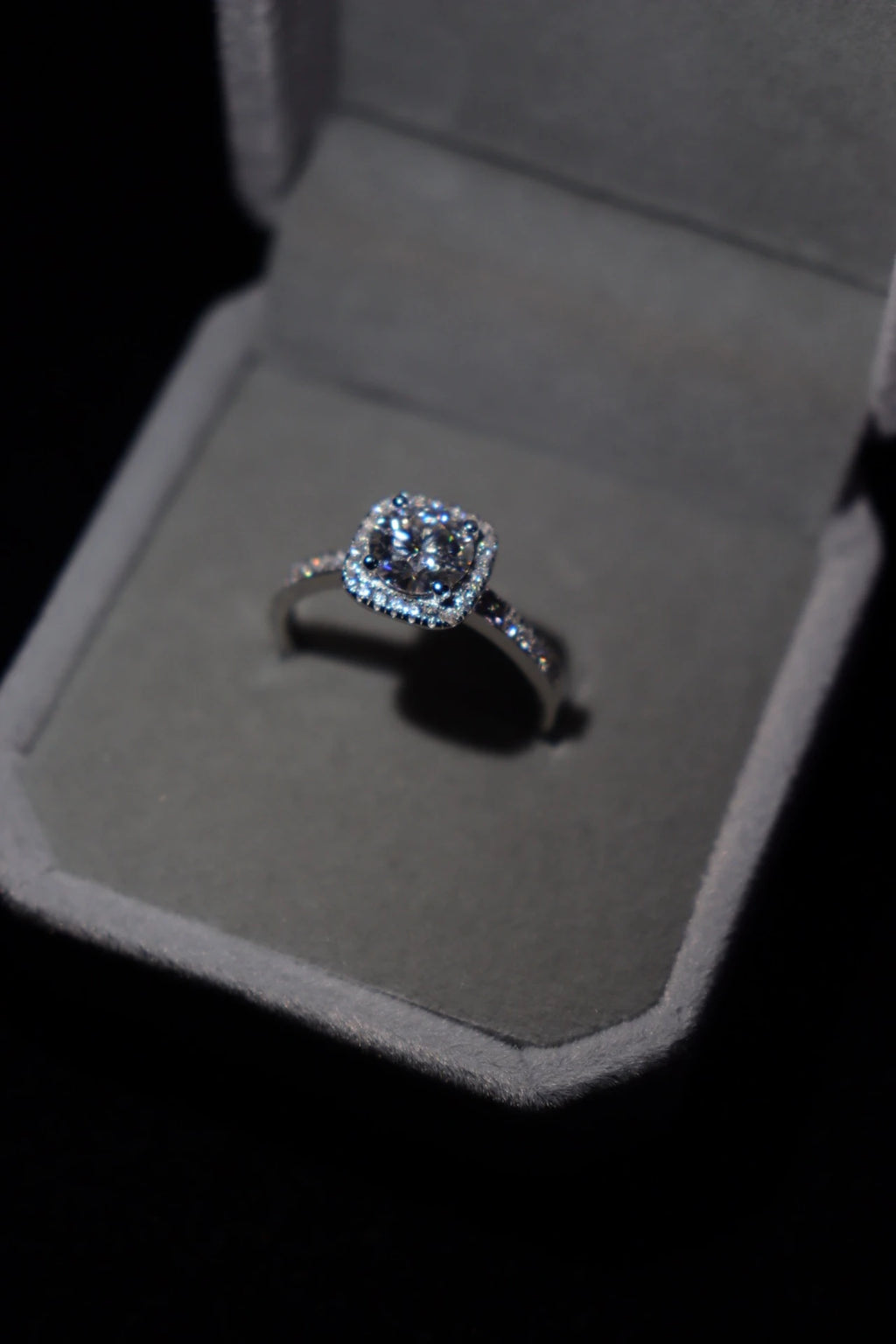 Aurora Halo – 925 Silver & VVS1