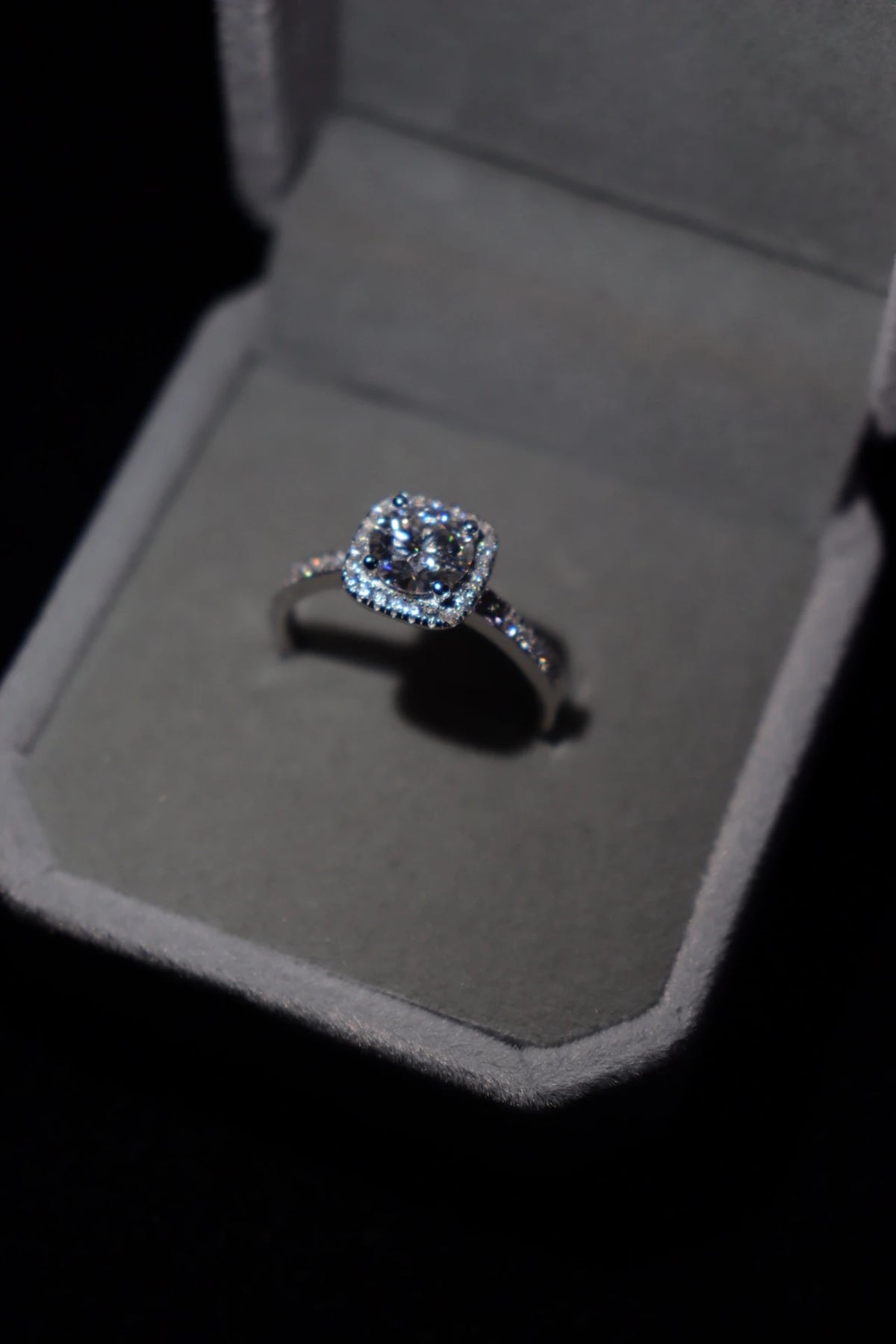 Aurora Halo – 925 Silver & VVS1