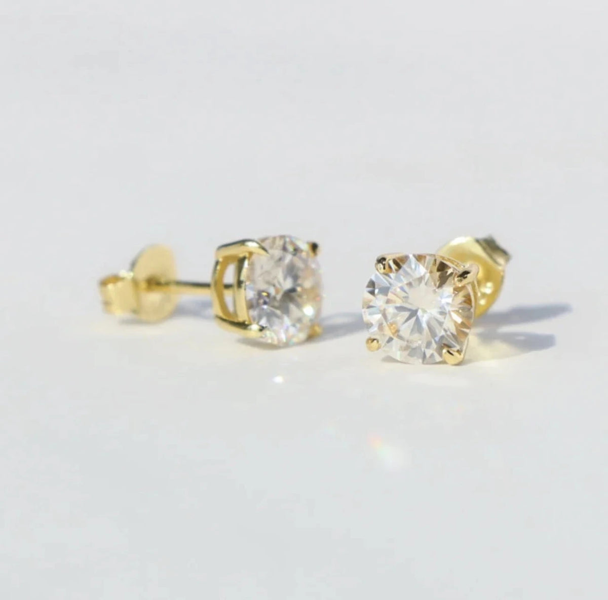 6.5mm Round Cut Stud Earrings - Gold