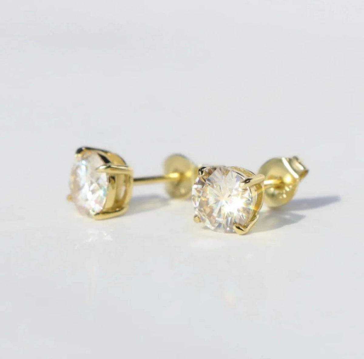 6.5mm Round Cut Stud Earrings - Gold
