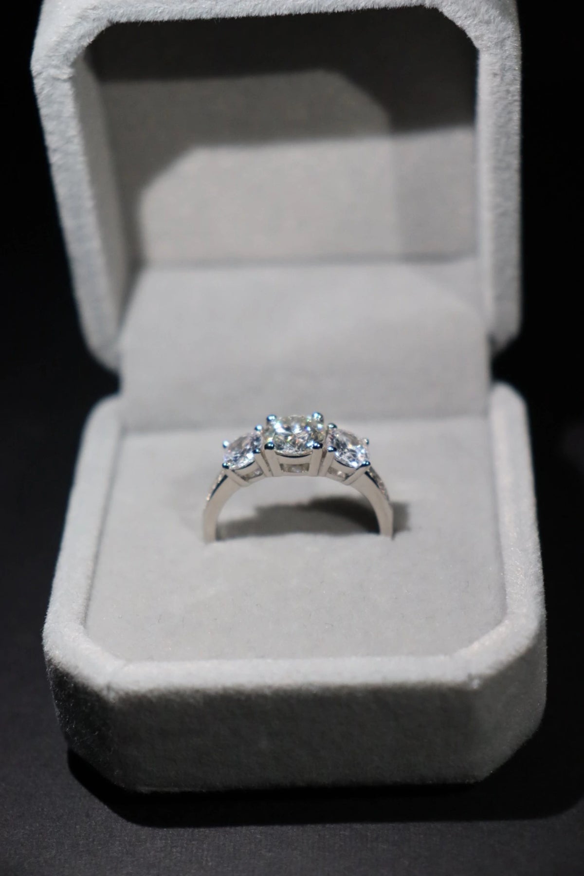 Round Cut Trio Ring (925 Silver & VVS1)
